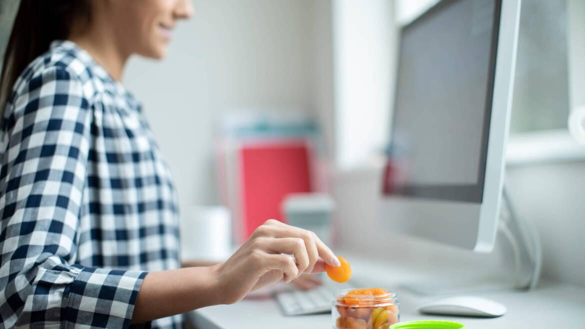 Multi-tasking: Does it make you snack more?